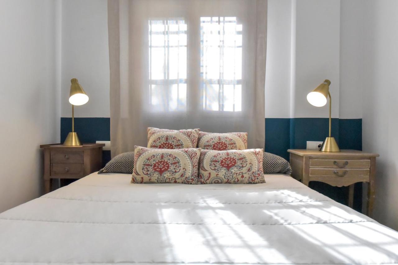 New! Retro In Neighbourhood Sevilha