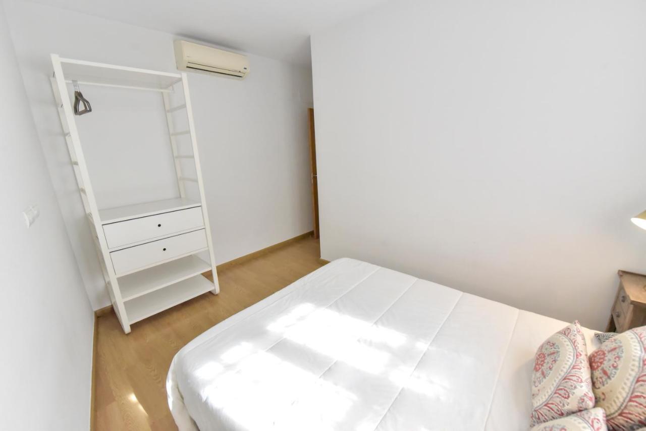 New! Retro In Neighbourhood * Sevilha